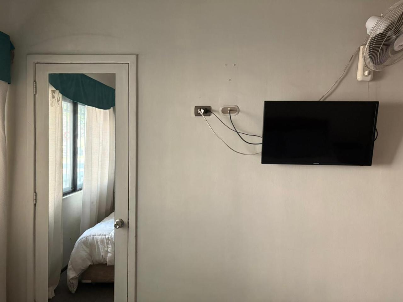 Hotel De La Avenida Чильян Экстерьер фото